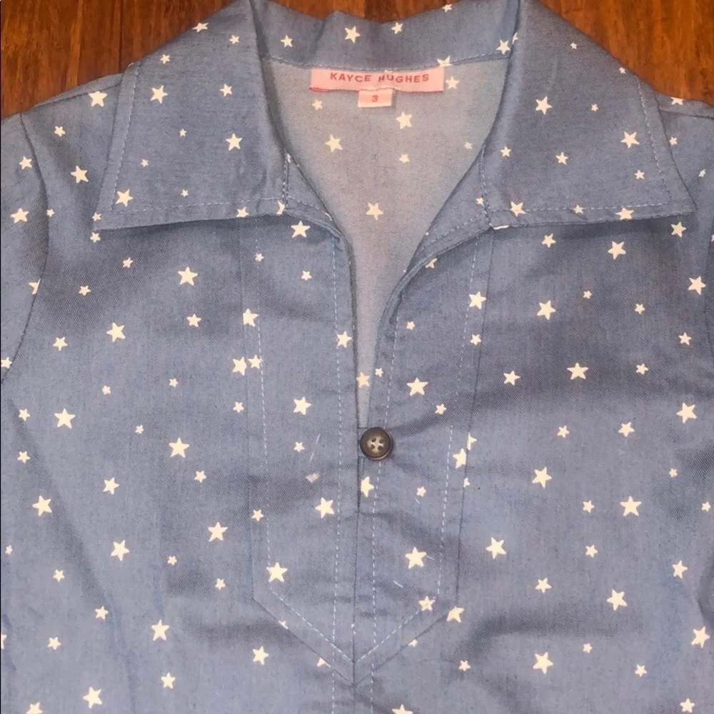 Kayce Hughes Girls 3/4 sleeve star shirt. Chambray
